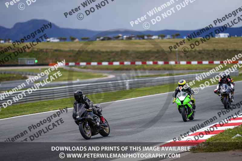 cadwell no limits trackday;cadwell park;cadwell park photographs;cadwell trackday photographs;enduro digital images;event digital images;eventdigitalimages;navarra;no limits trackdays;peter wileman photography;racing digital images;trackday digital images;trackday photos